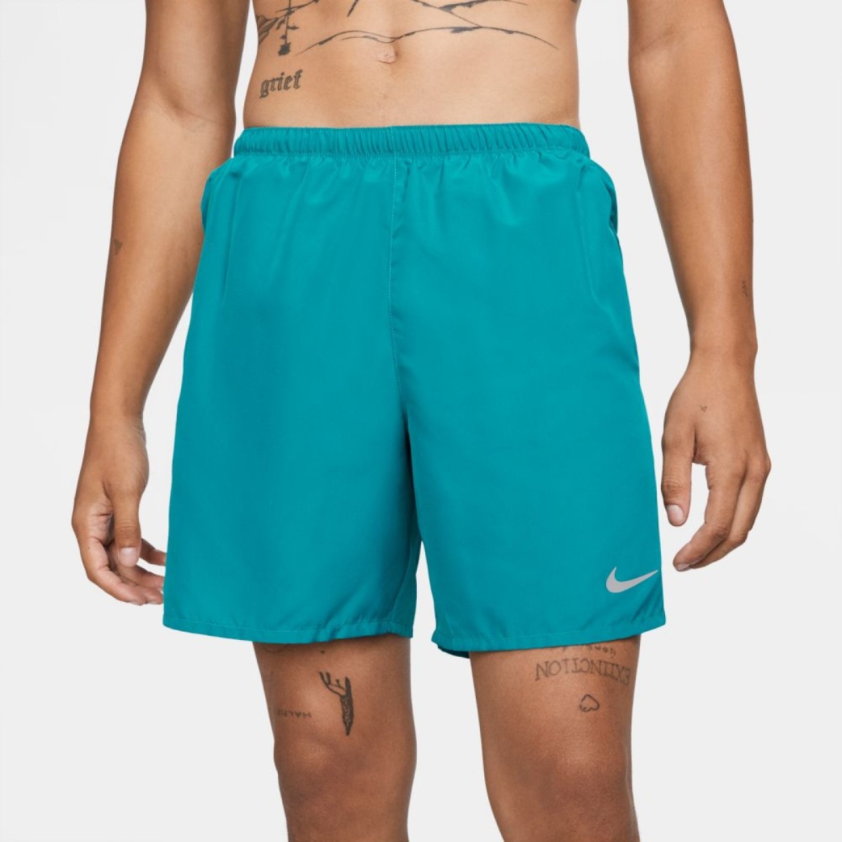The iconic Nike Challenger Shorts deliver woven comfort with an all-new ...