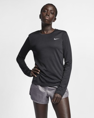 Solo haz Asentar pequeño Kick your run into high gear with the Nike Miler Top. Sweat-wicking fabric  with zoned mesh helps keep you cool as your route heats up. The dropped  back hem and thumbholes offer