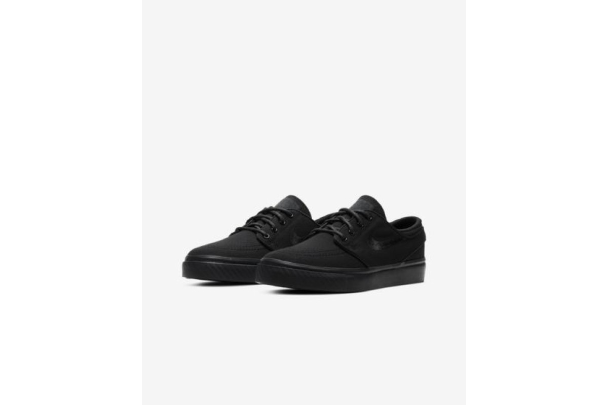 The Nike SB Stefan Janoski has a clean look and a simple design, with a sturdy upper for durability and a rubber outsole for flexibility and boardfeel. Benefits upper helps prevent