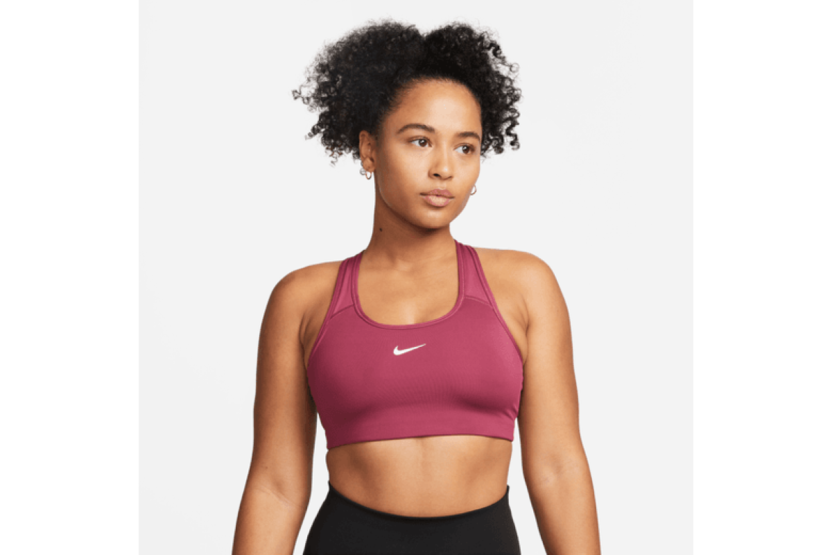 Nike Swoosh Medium-Support 1-Piece Pad Sports Bra Rosewood The Nike Dri-FIT Swoosh  Sports Bra features our removable 1-piece pad designed to load easily from  the top and keep a smooth and consistent