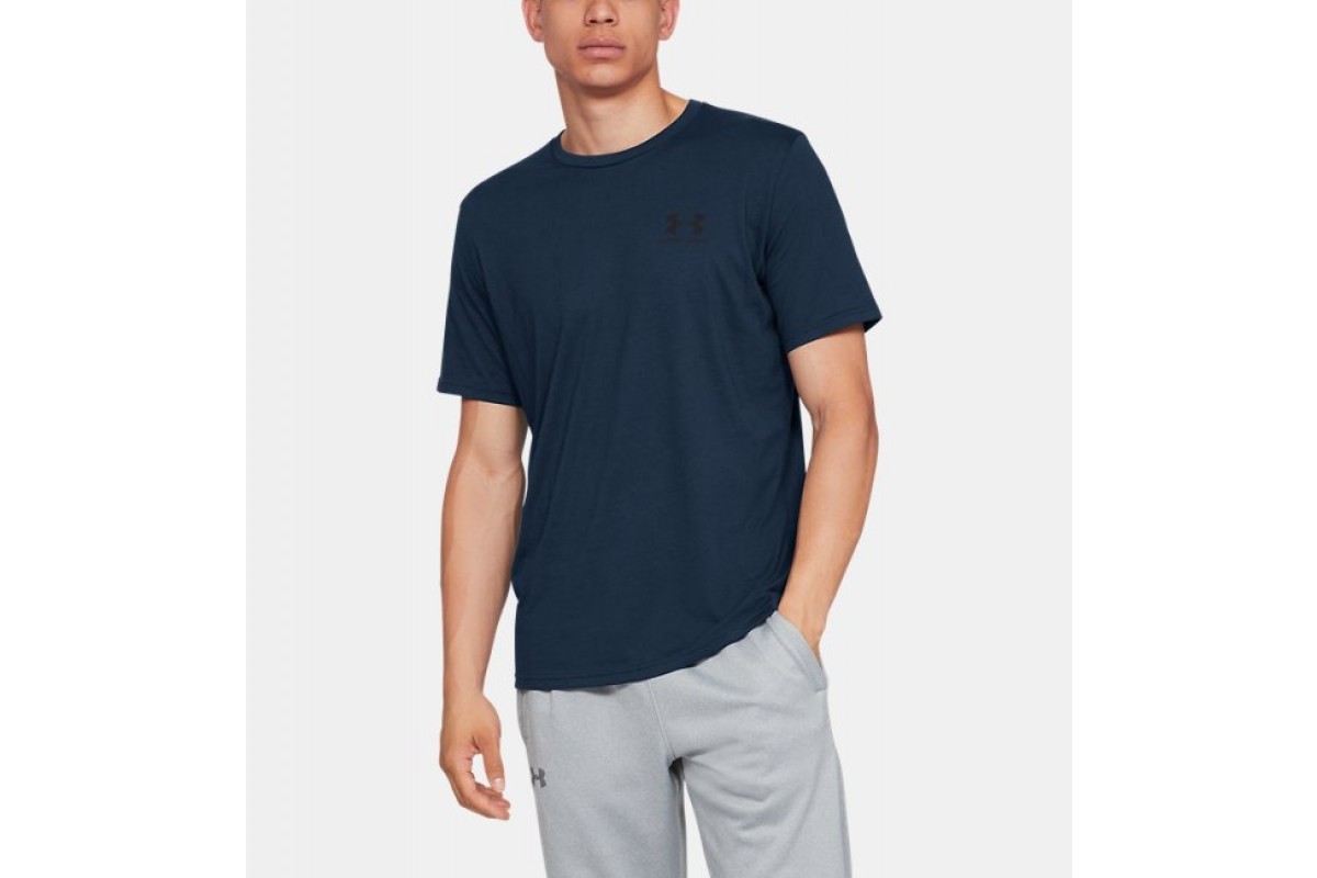 Under armour shop loose shirt