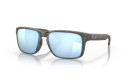 Thumbnail of oakley-holbrook2_571340.jpg