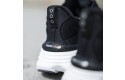 Thumbnail of saucony-hurricane-24-black_595720.jpg