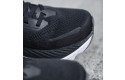 Thumbnail of saucony-hurricane-24-black_595722.jpg