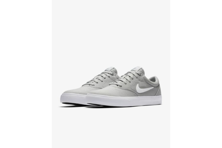 Nike SB Charge Canvas Wolf Grey / White The Nike SB Charge Canvas pairs a silhouette with flexible for premium performance. A sockliner supports your feet while you skate