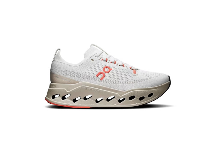 On Cloudsurfer Max Ivory / Salmon